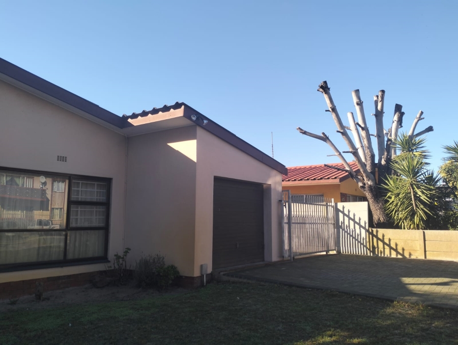 3 Bedroom Property for Sale in De Kuilen Western Cape